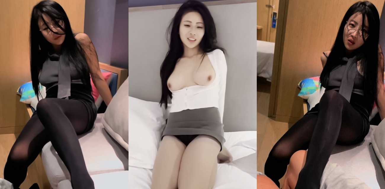 富二代手机相册私密视频泄露，与黑丝御姐女友花式足交调情，口爆吞精反差诱惑至极